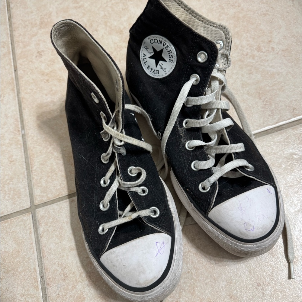 Converse High Top Sneakers Women’s size 9